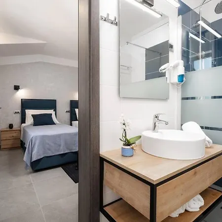 Hillsea Villa *