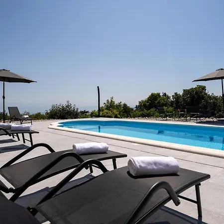 Hillsea Villa *