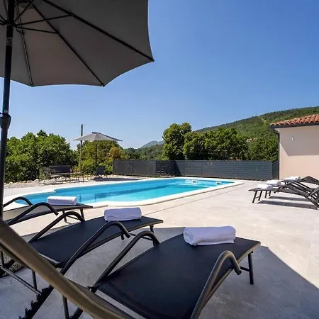 Hillsea Villa *